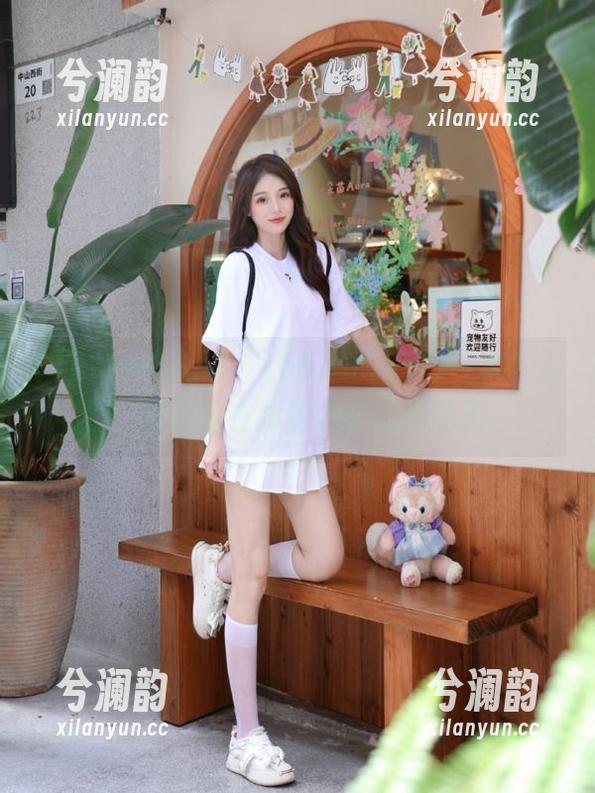 166.su 走进“166.su”,每一次“入口”都像是在掉进八卦的黑洞里。