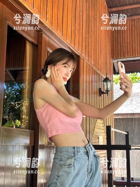 官网的设计感一言不发，58吃瓜网竟让我这些豆瓣小分子一直划过！