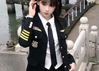 “92吃瓜中心”今天的登录界面竟如此吸引！小心，让我忍不住进去闻一下。