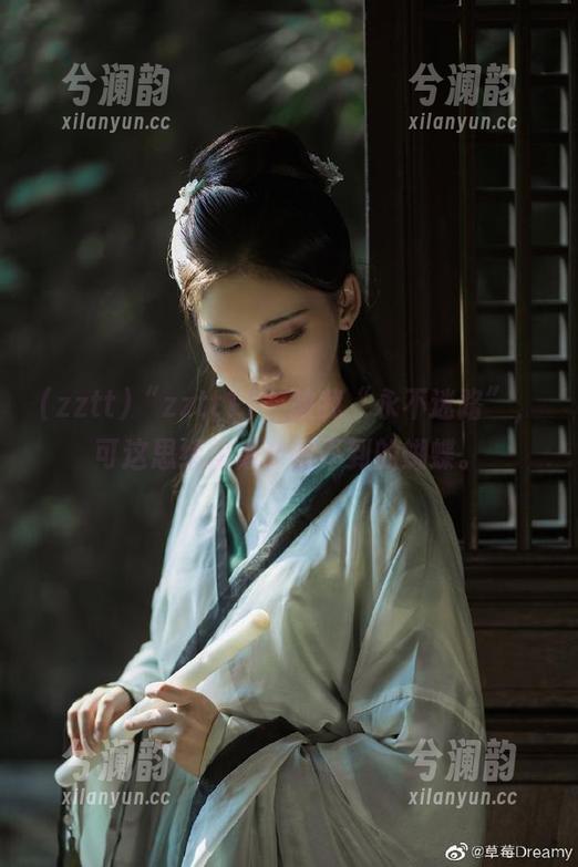 “zztt11”教我“永不迷路”，可这思绪却像个捉不到的蝴蝶。