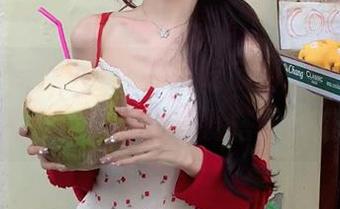 登录今日吃瓜网51，别说你没想过把八卦当早餐搭配咖啡！
