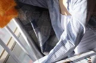 吃瓜网苹果版的热闹日常，热门大瓜又来袭，网友们却只想“洗耳恭听”！