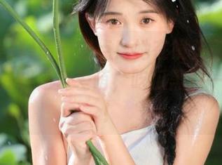 最新爆点！她在镜头前是女神，镜头外却是反差萌，吃瓜黑料一探究竟！