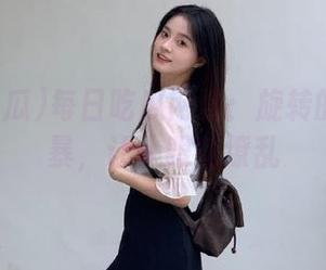 每日吃瓜网站：旋转的黑料风暴，让人眼花缭乱