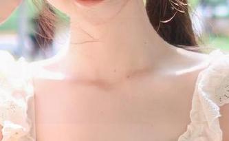 “黑哥扒料”网址的剧情，仿佛是一锅滚烫的火锅，里面藏着辣椒和……鲜肉？