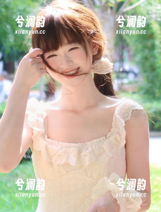“黑哥扒料”网址的剧情，仿佛是一锅滚烫的火锅，里面藏着辣椒和……鲜肉？