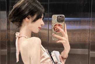 最新tttzzzsu黑料不打烊，就像我对吃的热爱，欲罢不能的入口啊